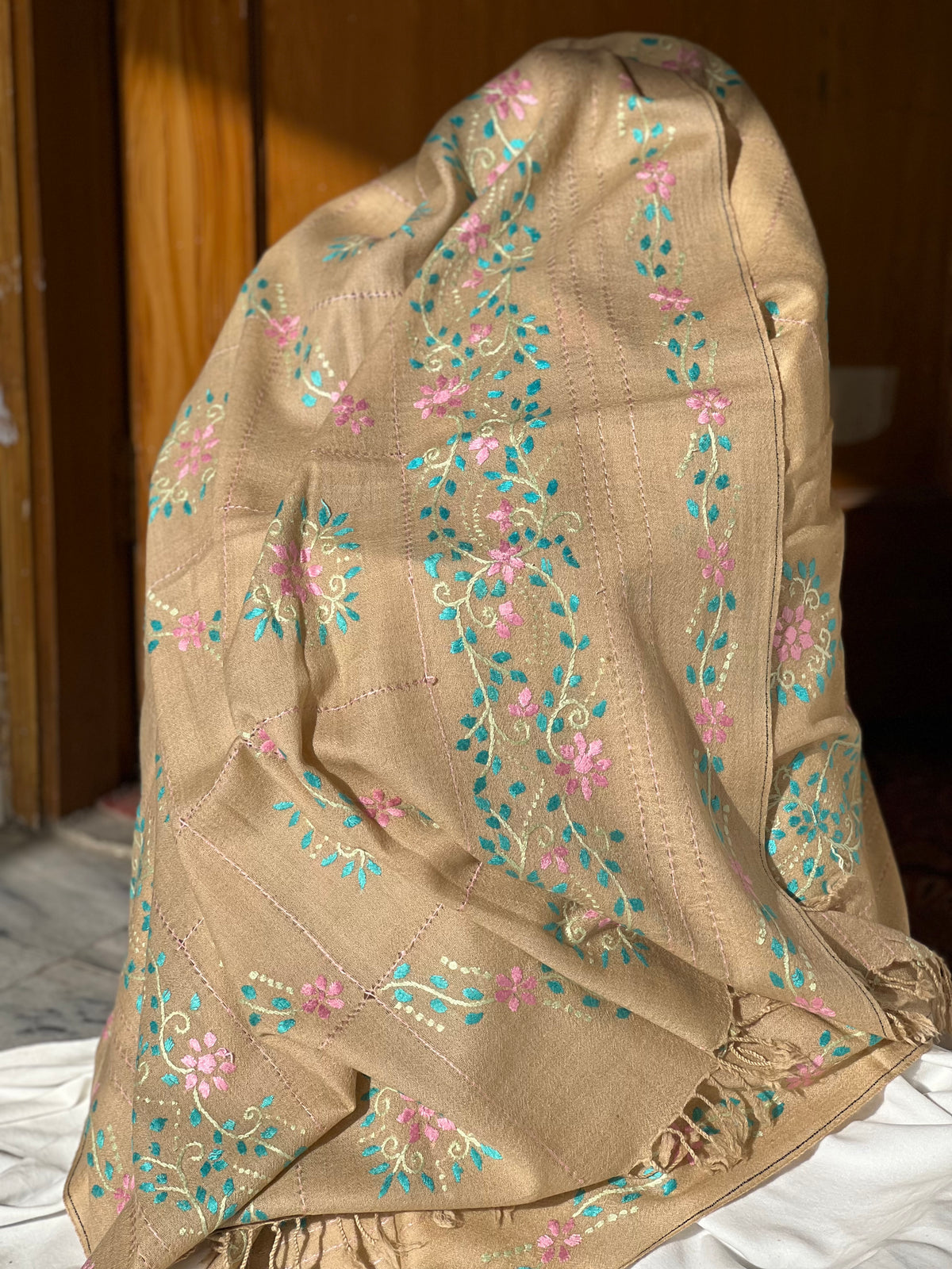 Elegant Tarkashi Shawl