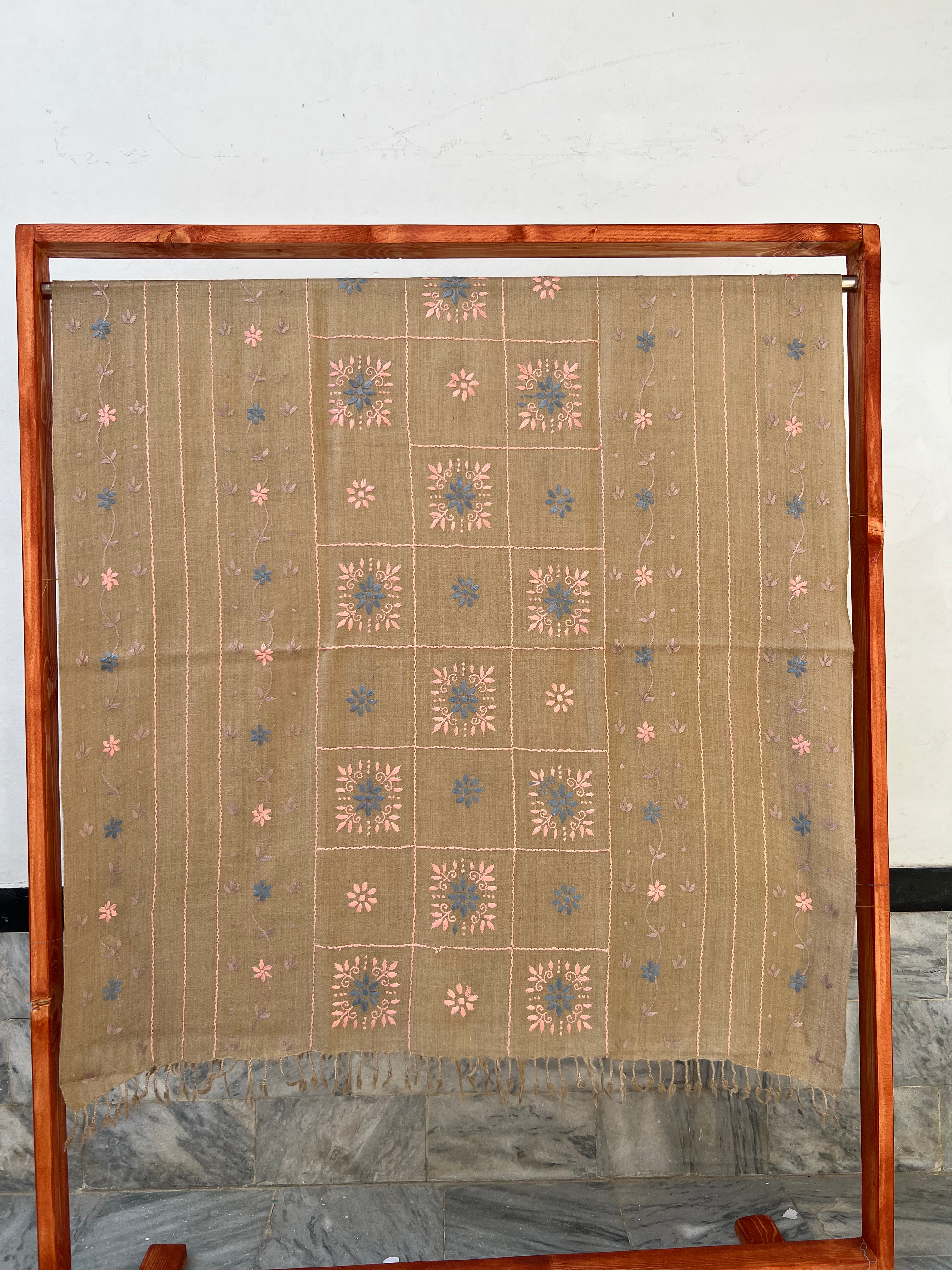 Rang-e-Riwayat Shawl