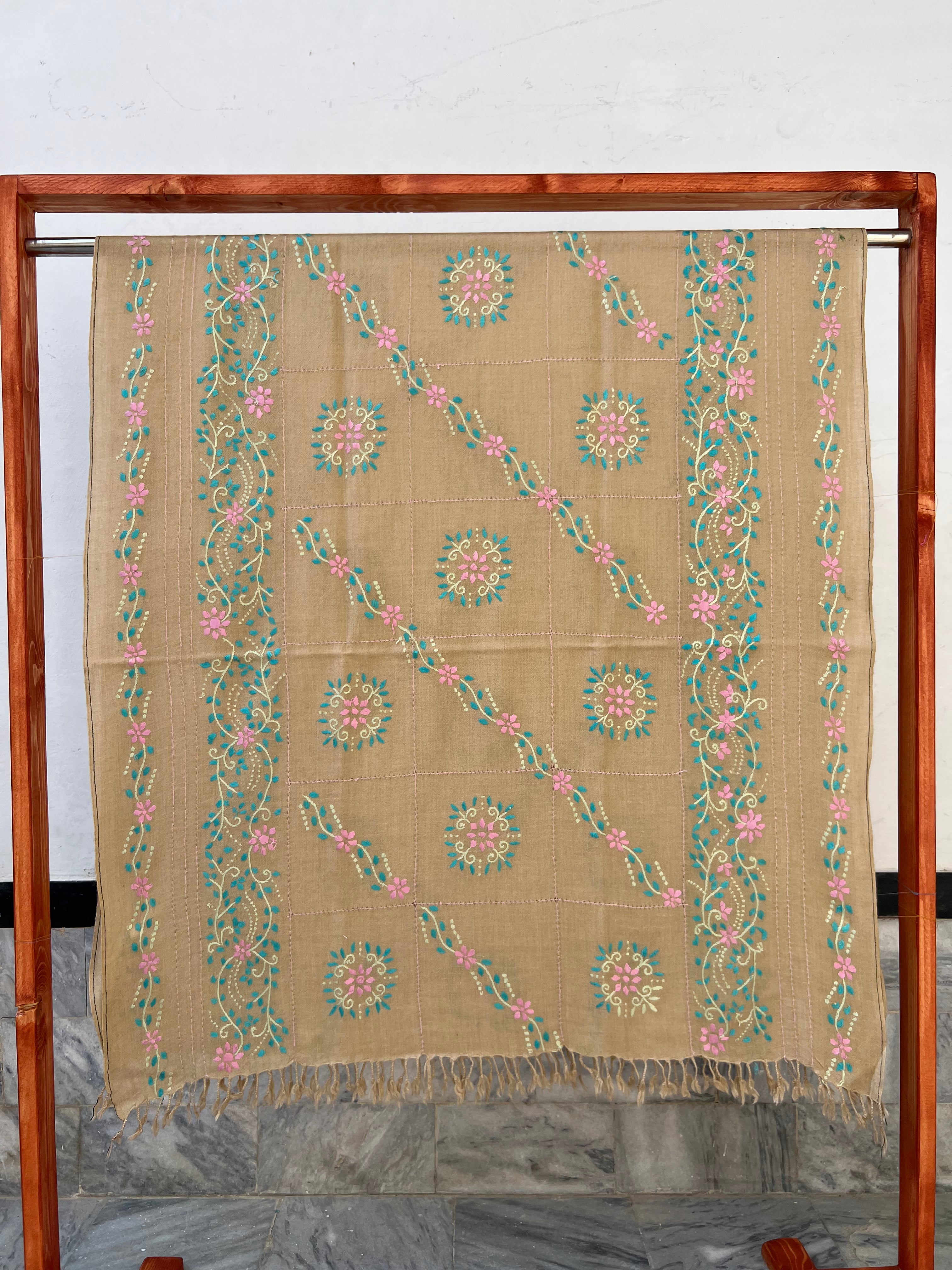 Elegant Tarkashi Shawl