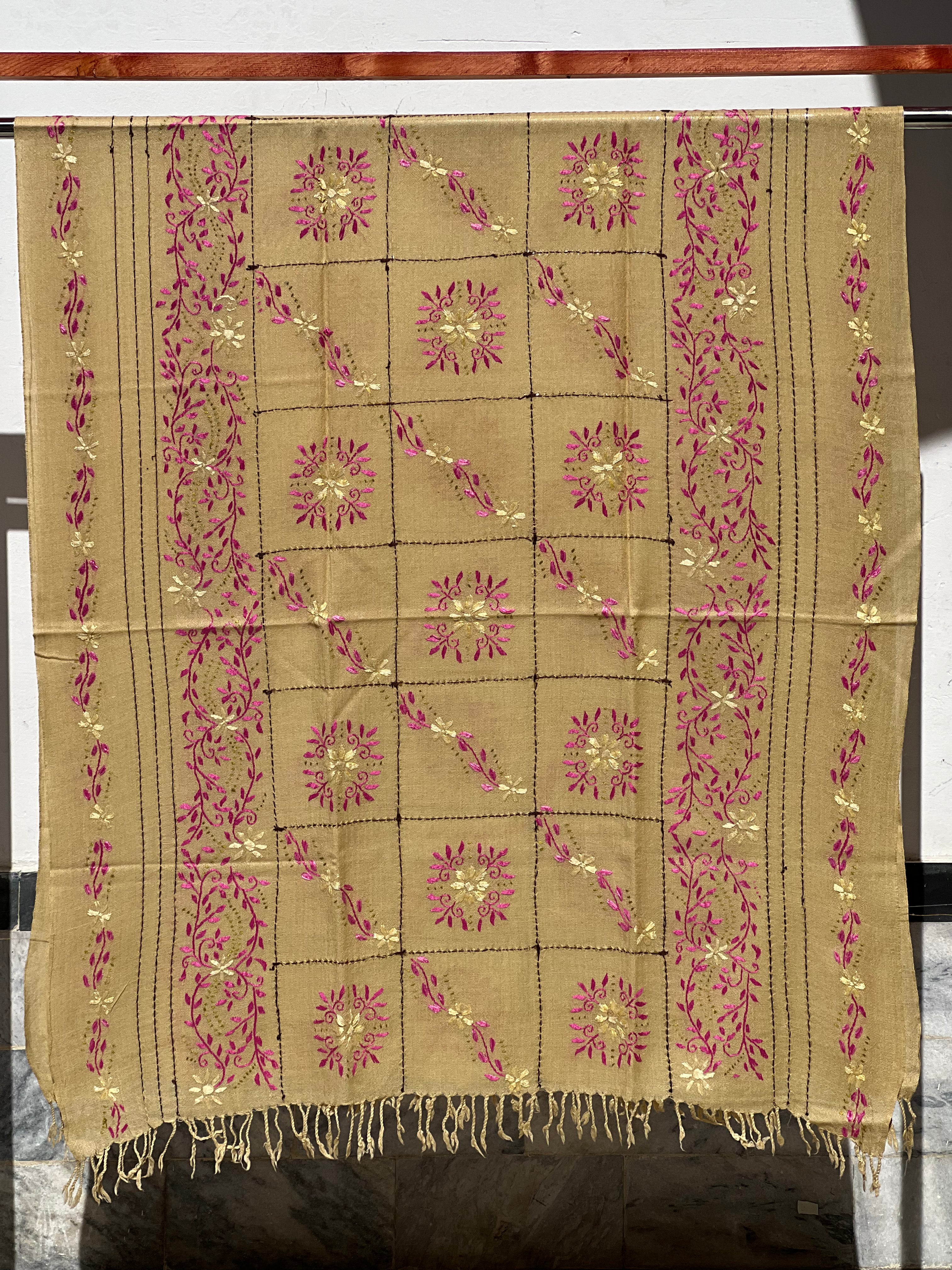 Gul-e-Lal Islampuri Shawl
